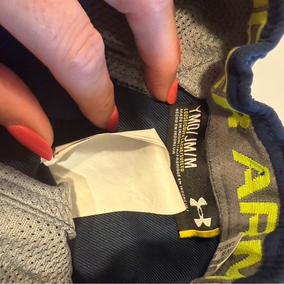 Under Armour Button Down with Shorts - Picture 6 of 9